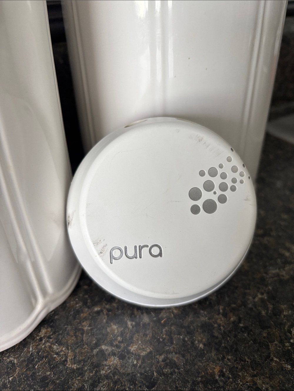 Pura White Scent Pod - White Home Fragrance Accessory